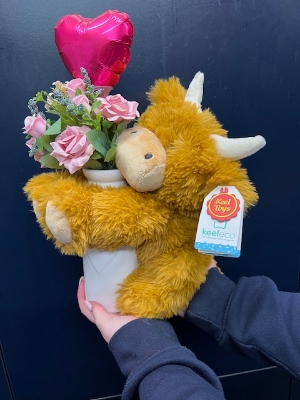Highland cow vase